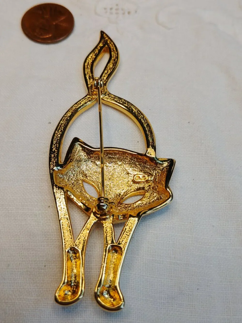 Vintage JJ Attila Cat Brooch, Gold Tone Modernist Kitty Pin, 3.5